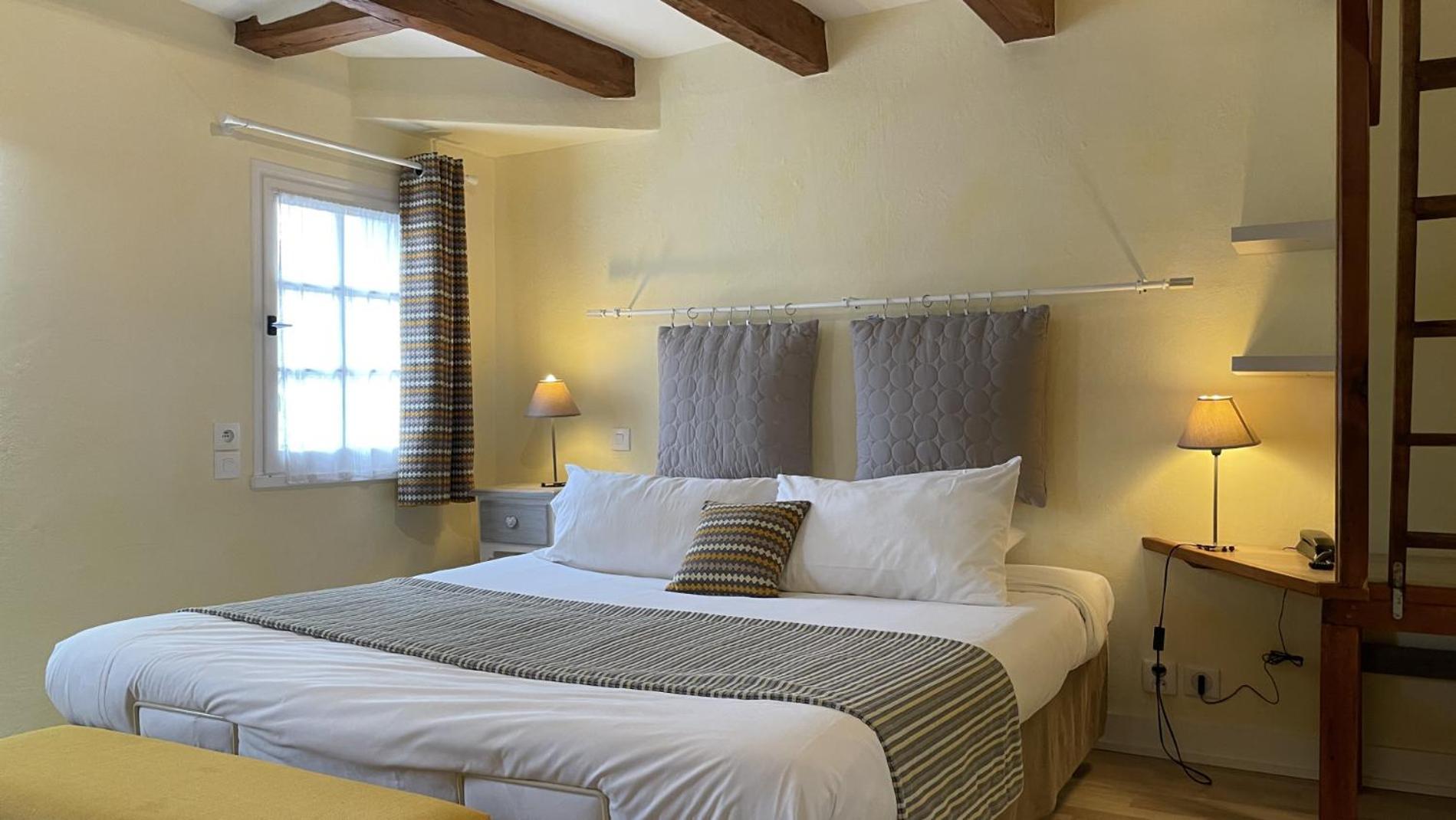 Hotel Logis Le Colombien - Et Restaurant