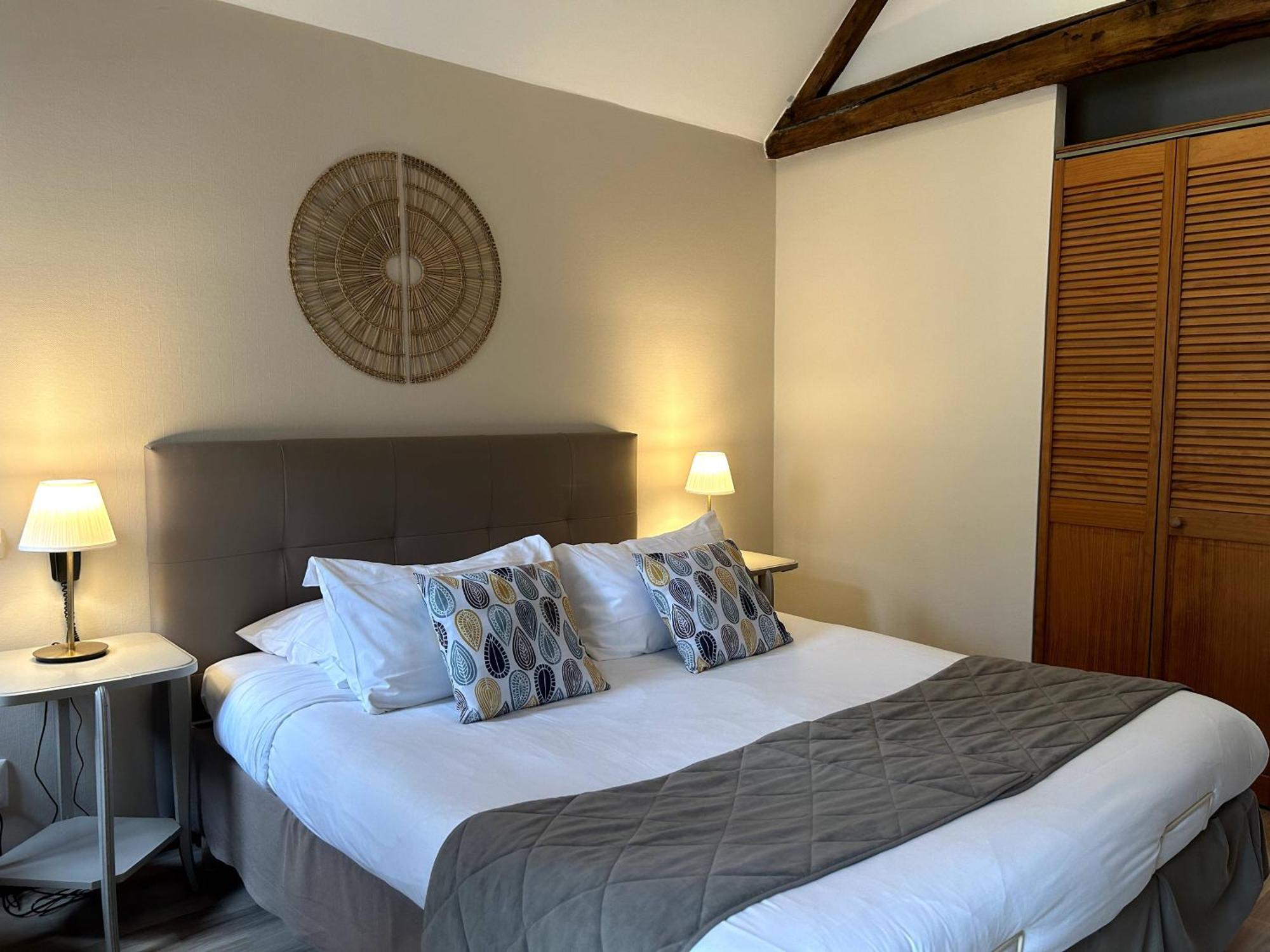 Logis Le Colombien - Et Restaurant 3*