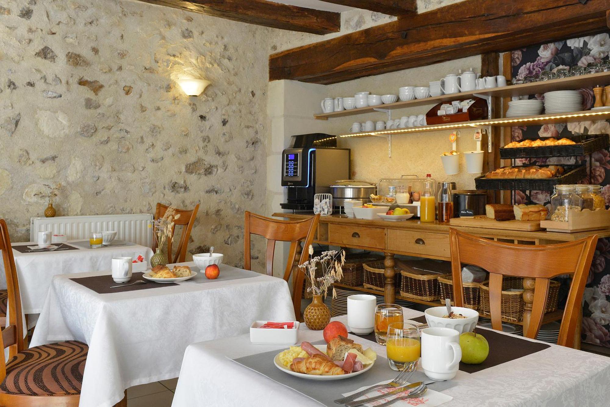 Logis Le Colombien - Et Restaurant