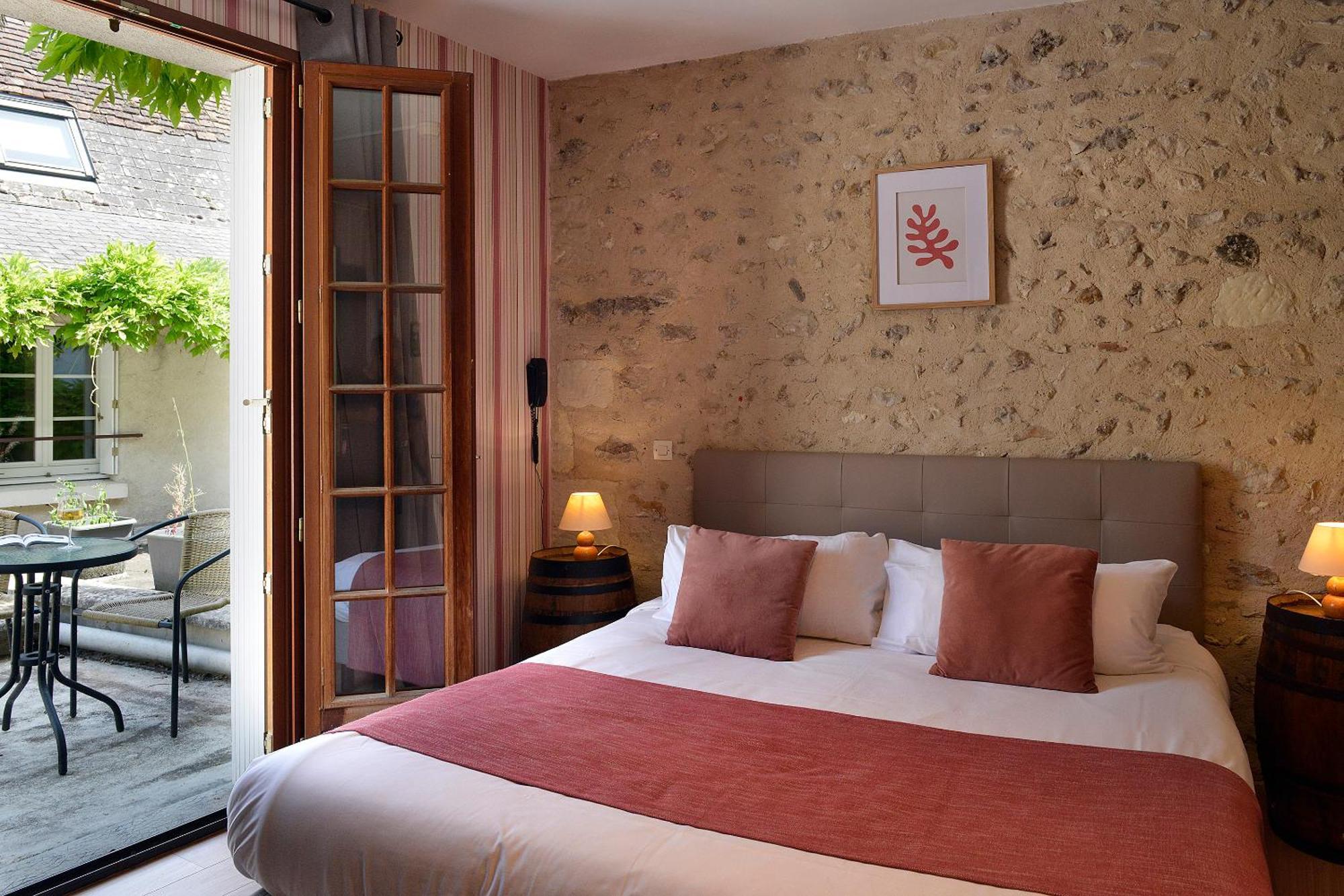 Logis Le Colombien - Et Restaurant Hotel 3*