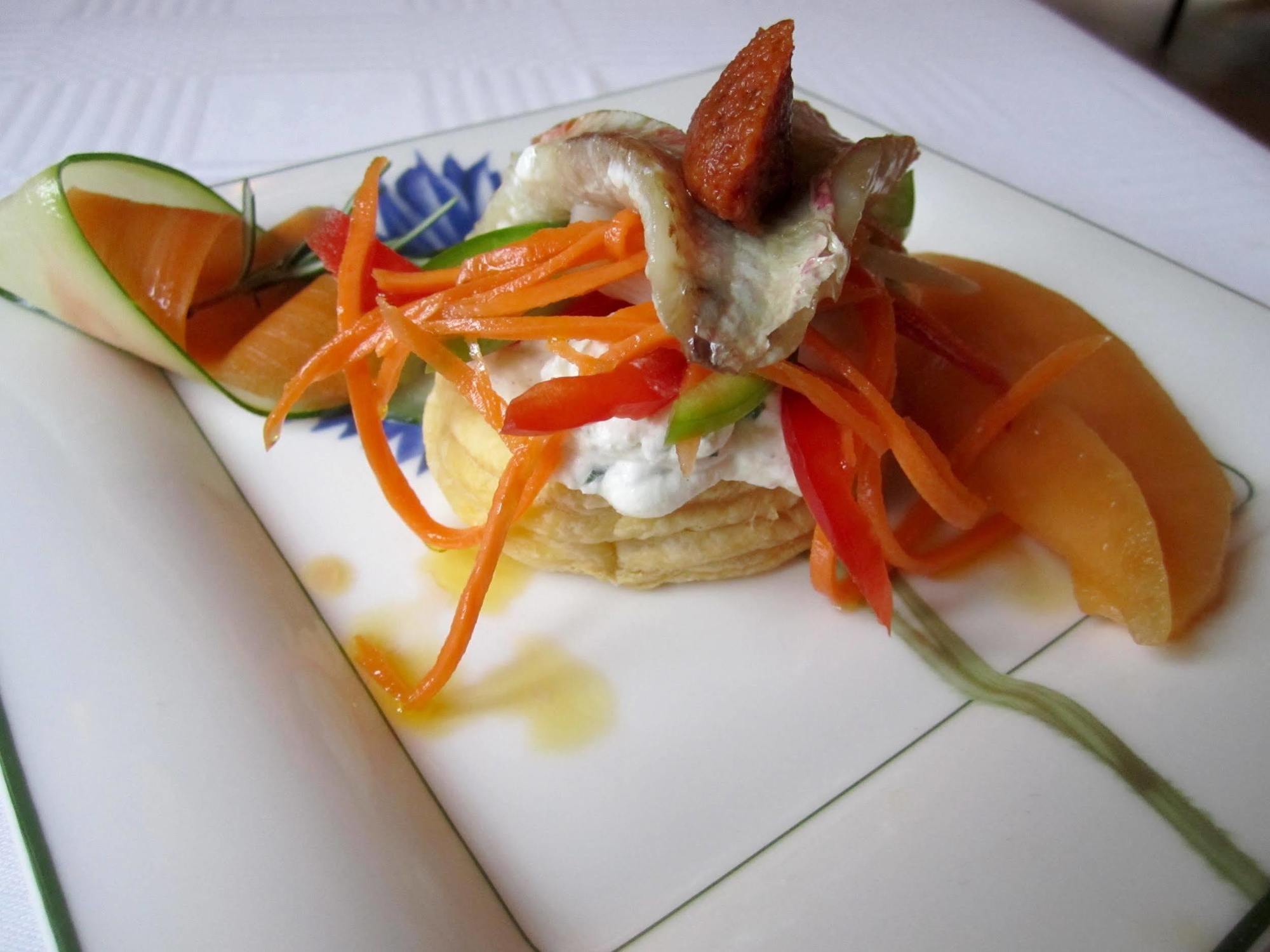 Logis Le Colombien - Et Restaurant Hotel